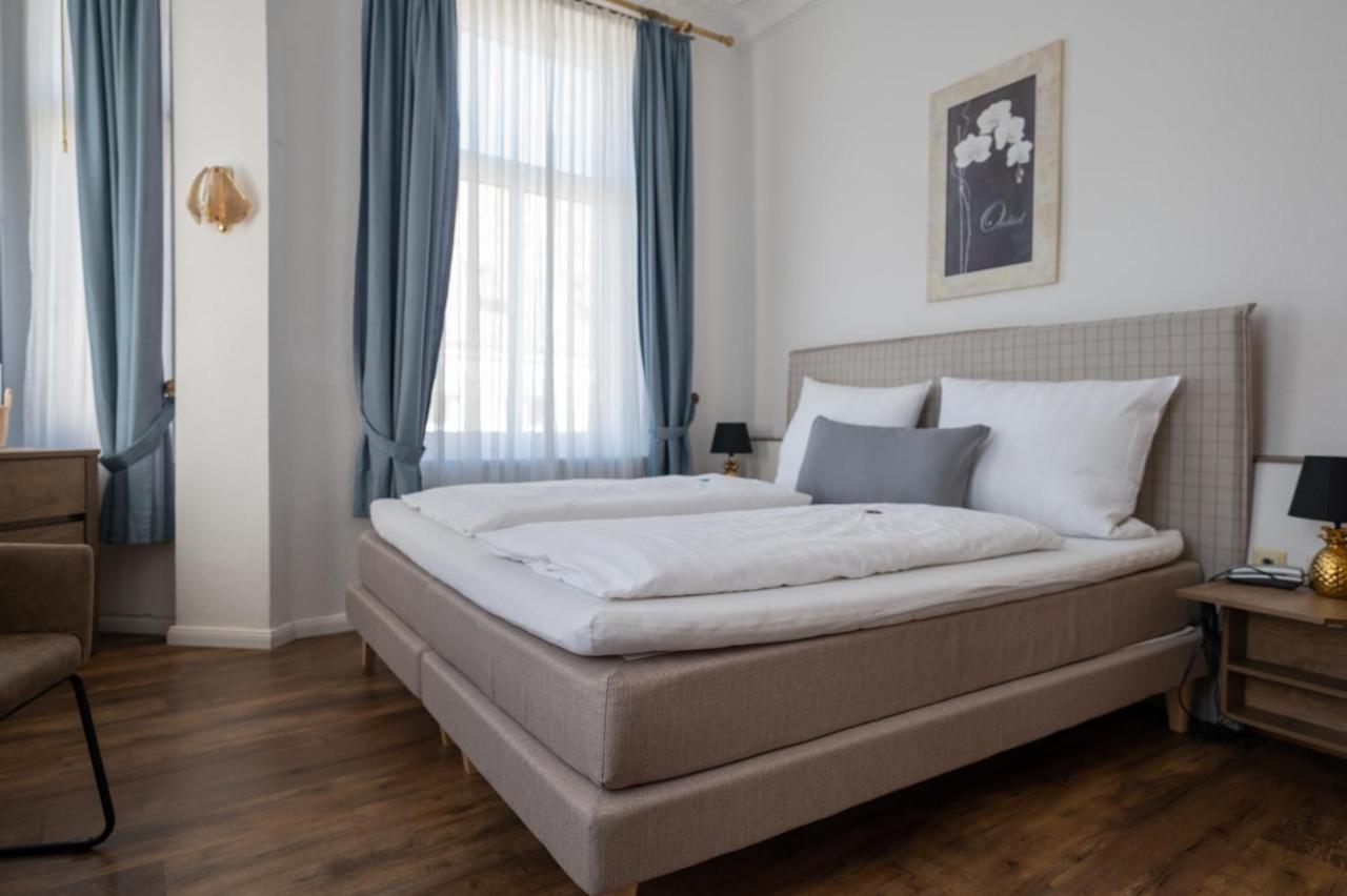 Alt-Emder Buergerhaus Hotel Emden Bagian luar foto