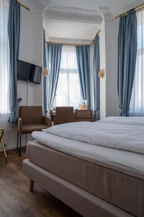Alt-Emder Buergerhaus Hotel Emden Bagian luar foto