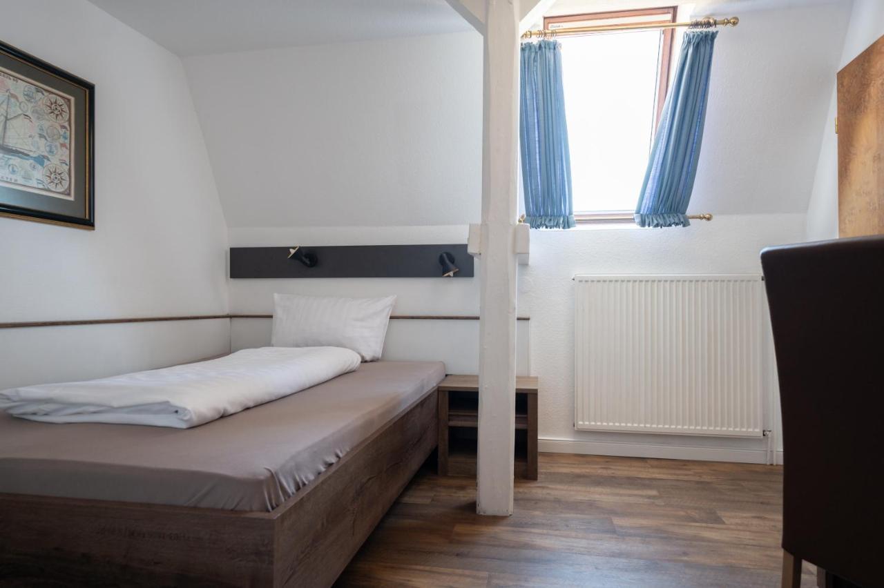 Alt-Emder Buergerhaus Hotel Emden Bagian luar foto
