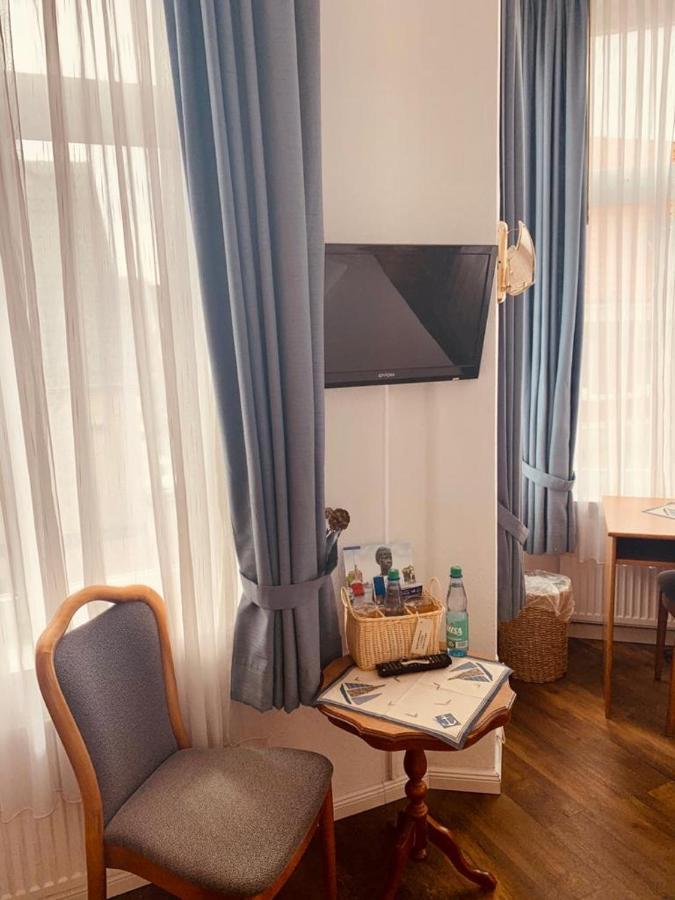 Alt-Emder Buergerhaus Hotel Emden Bagian luar foto
