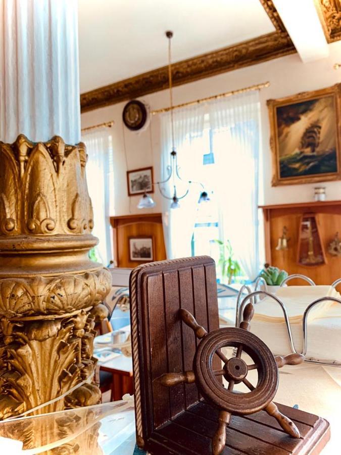 Alt-Emder Buergerhaus Hotel Emden Bagian luar foto